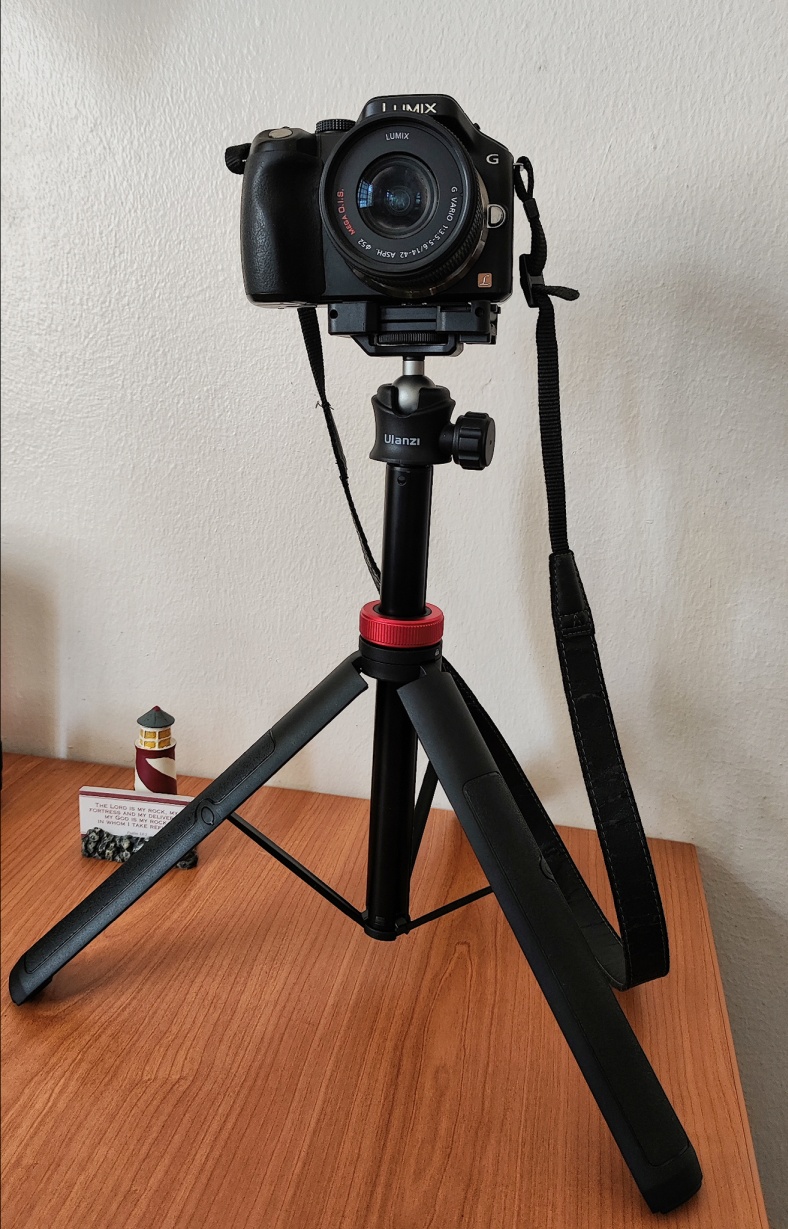 Ulanzi MT44 tripod